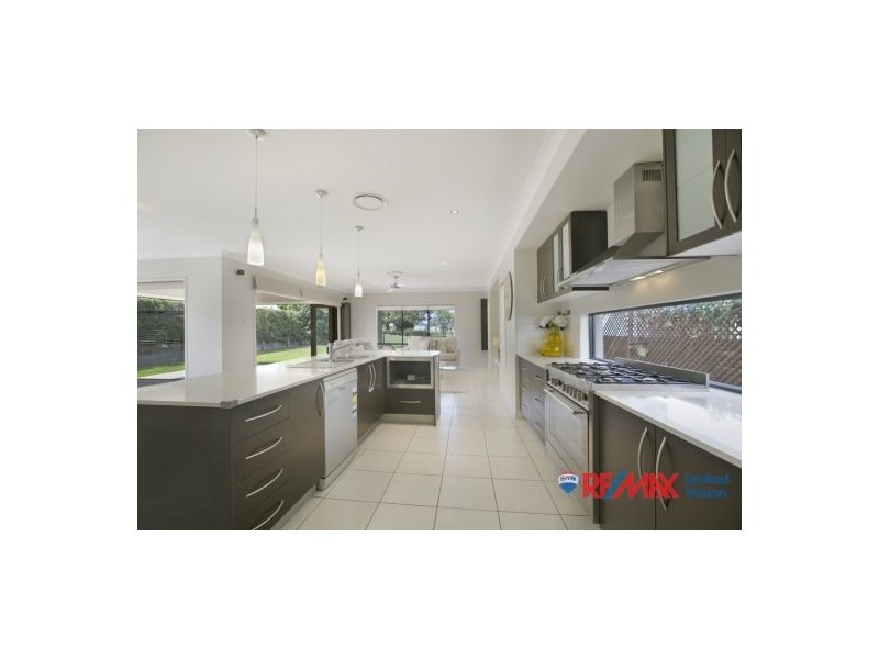 15 Gumdale Street, Wakerley QLD 4154