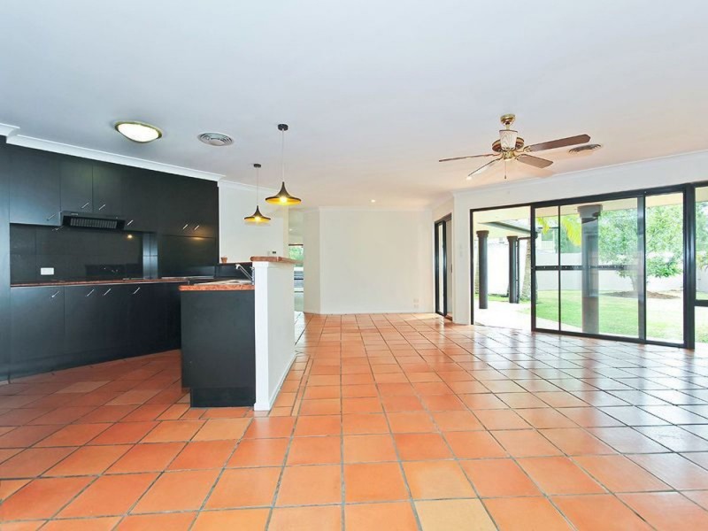 10 Lydstep Court, Carindale QLD 4152