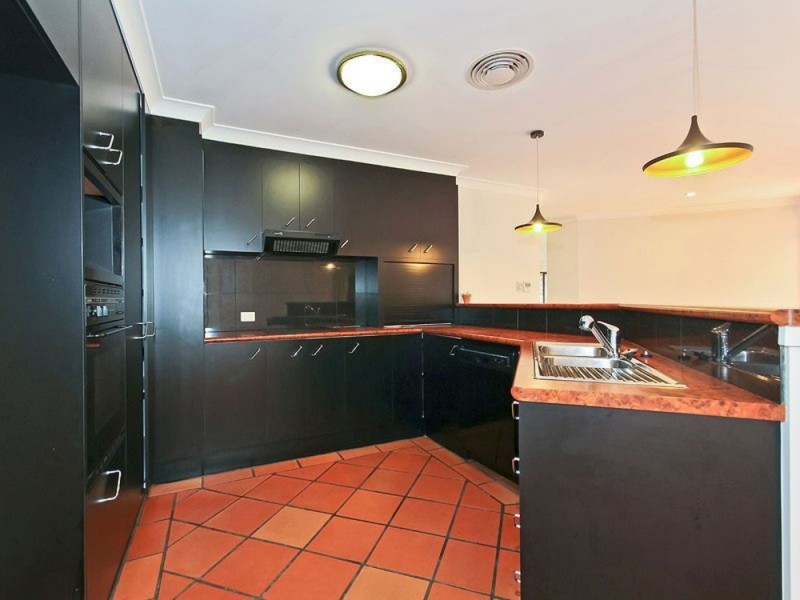 10 Lydstep Court, Carindale QLD 4152