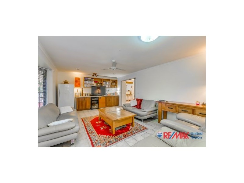 5 Caldicot Place, Carindale QLD 4152