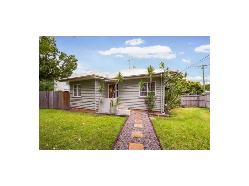 112 Martha Street, Camp Hill QLD 4152