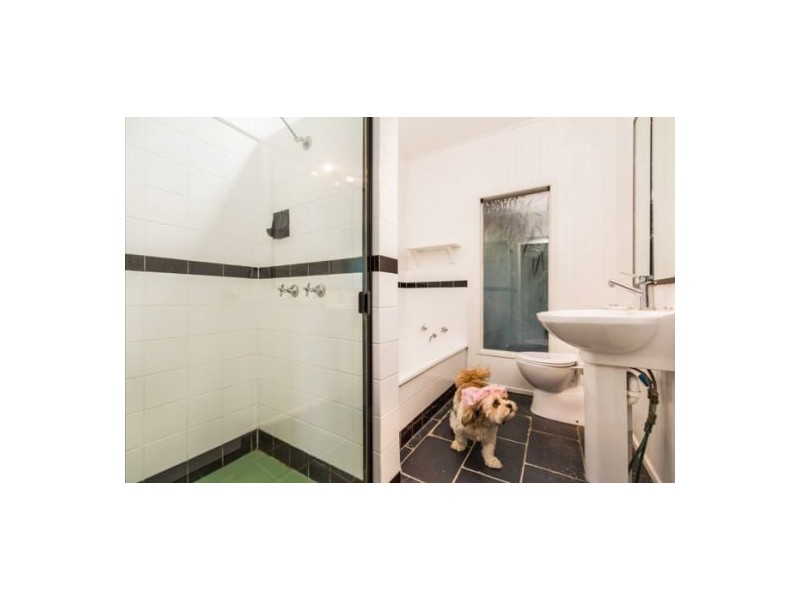 112 Martha Street, Camp Hill QLD 4152