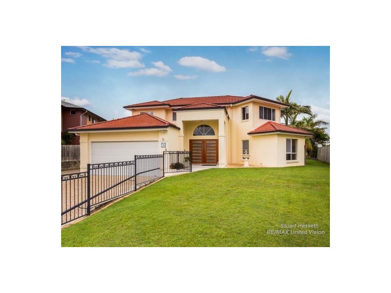 11 Sumner Place, Carindale QLD 4152