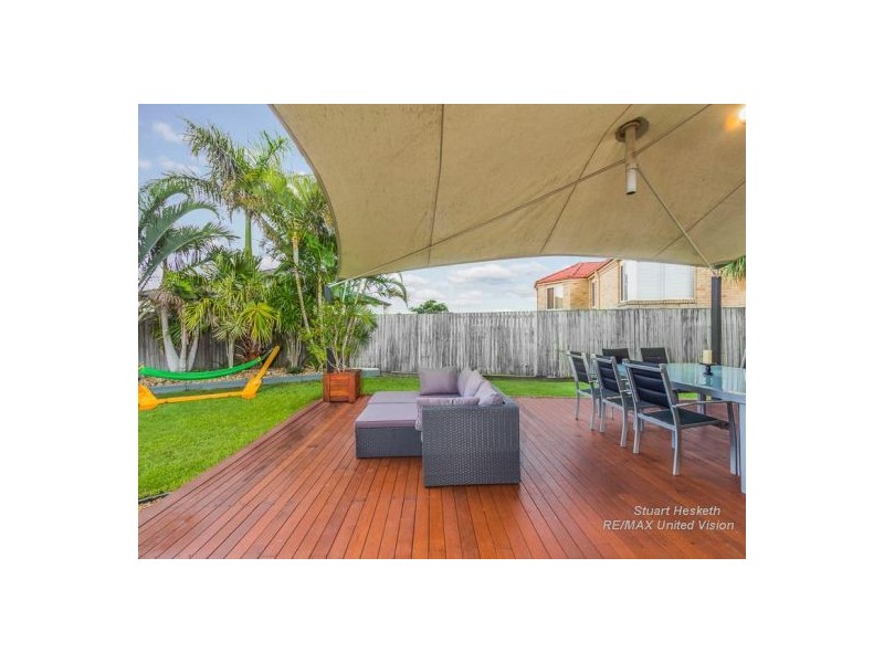 11 Sumner Place, Carindale QLD 4152