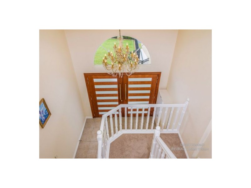 11 Sumner Place, Carindale QLD 4152