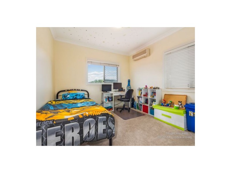 11 Sumner Place, Carindale QLD 4152