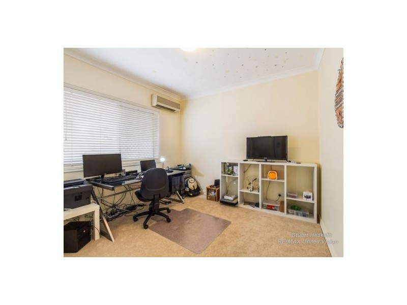 11 Sumner Place, Carindale QLD 4152