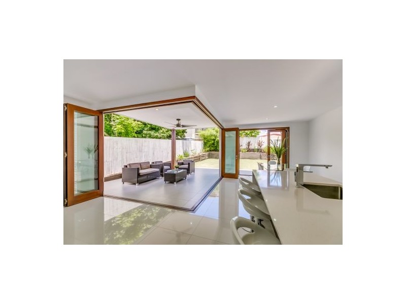 24 Ryder Street, Wynnum QLD 4178