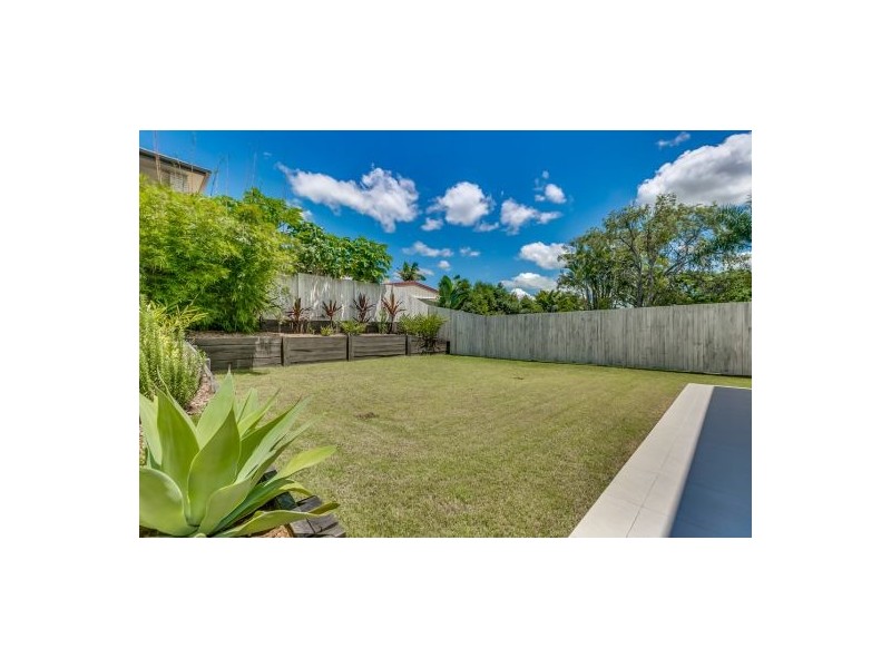24 Ryder Street, Wynnum QLD 4178