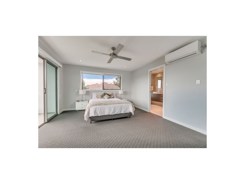 24 Ryder Street, Wynnum QLD 4178