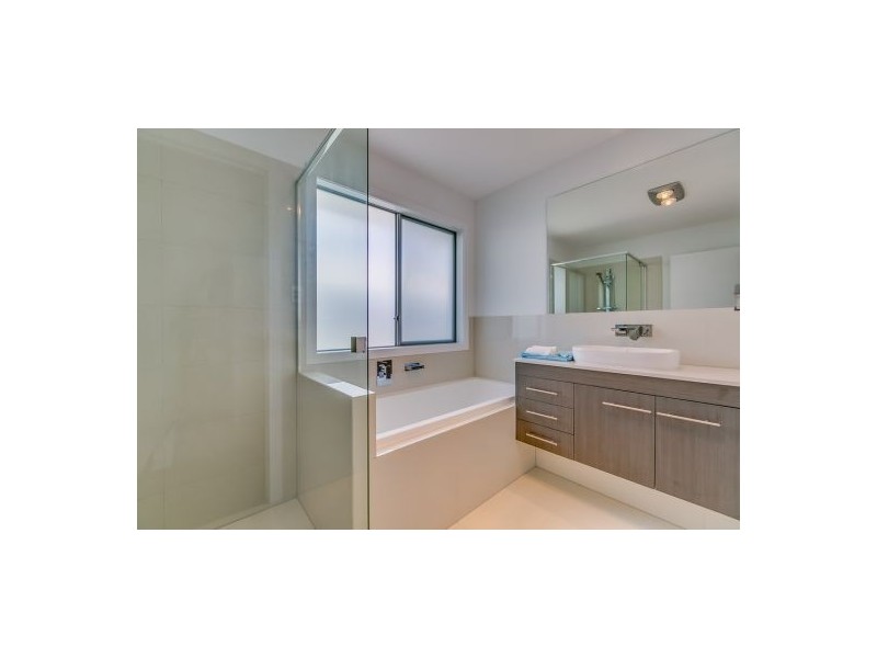 24 Ryder Street, Wynnum QLD 4178