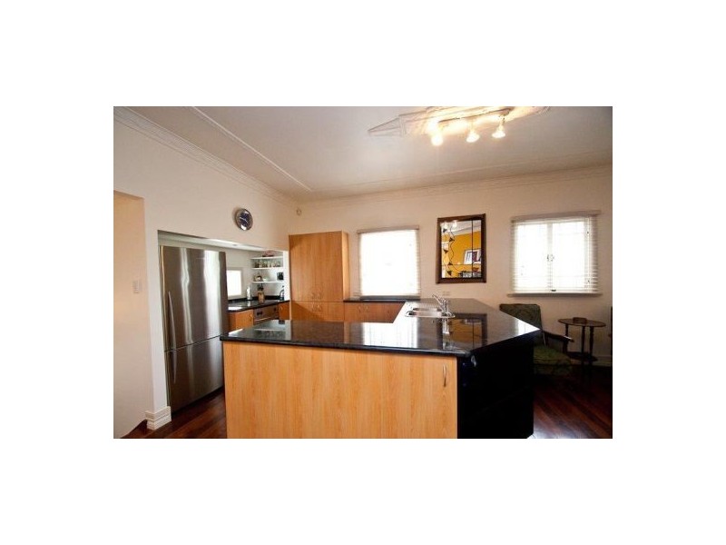 372 Chatsworth Road, Coorparoo QLD 4151