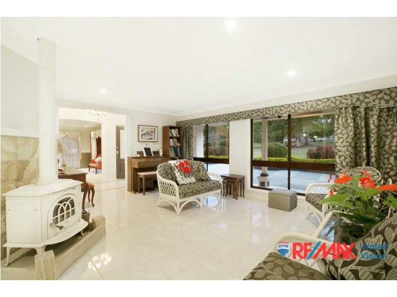 76 Oakridge Street, Burbank QLD 4156