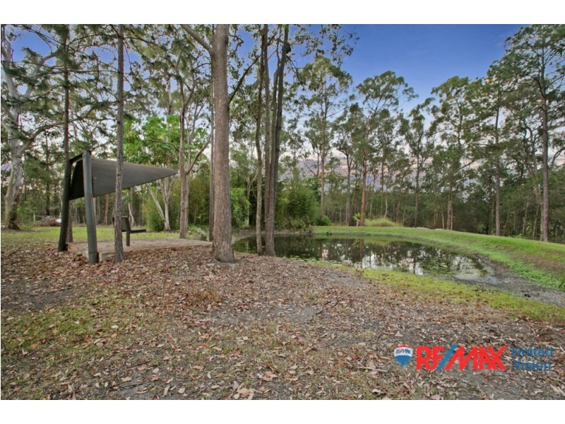 76 Oakridge Street, Burbank QLD 4156