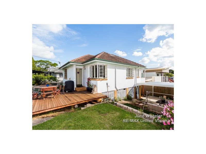 1 Avesnes Street, Holland Park QLD 4121