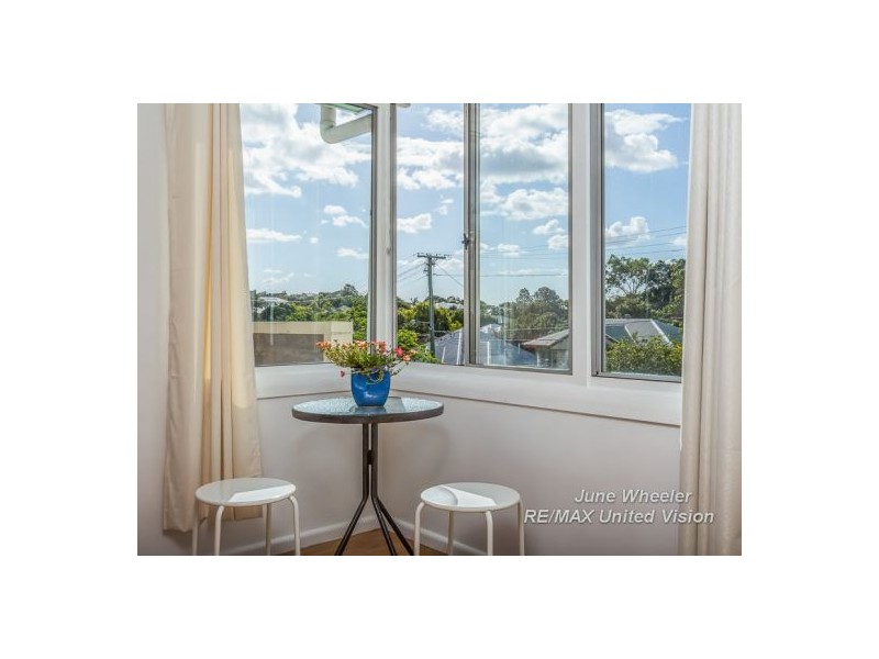 1 Avesnes Street, Holland Park QLD 4121