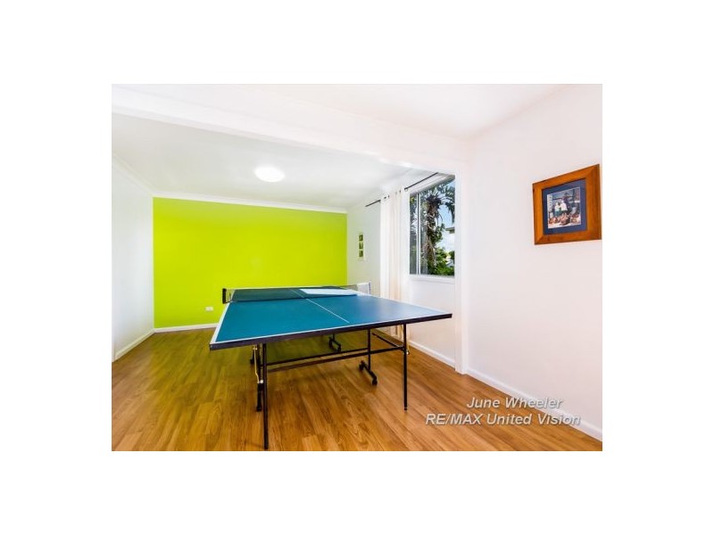 1 Avesnes Street, Holland Park QLD 4121