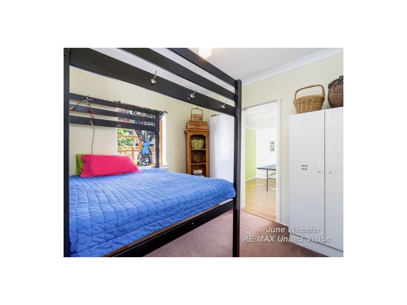 1 Avesnes Street, Holland Park QLD 4121