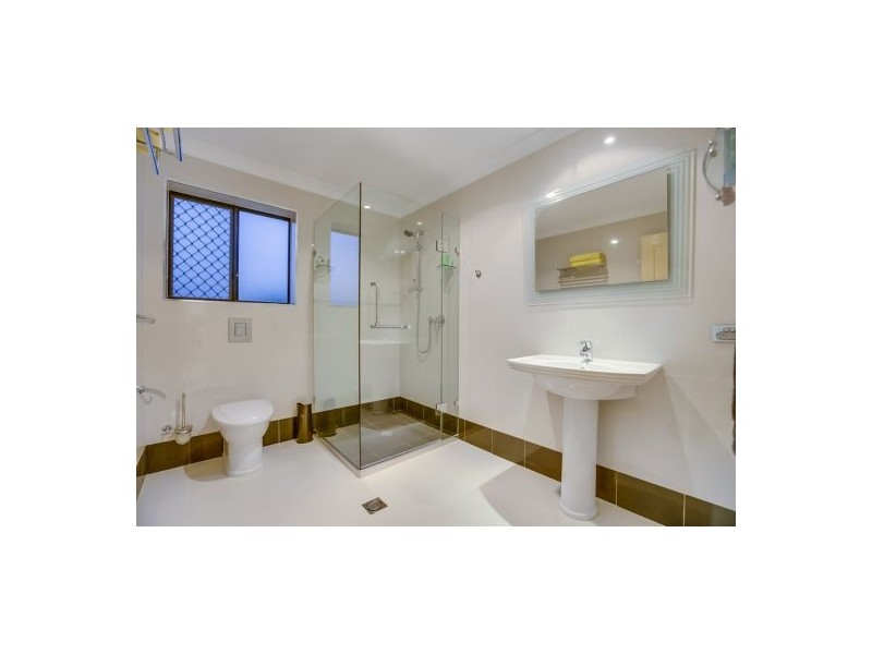 60 Sunset Place, Carindale QLD 4152