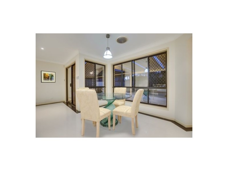 60 Sunset Place, Carindale QLD 4152