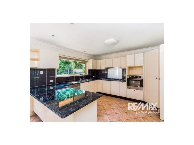 46 Windsor Place, Carindale QLD 4152