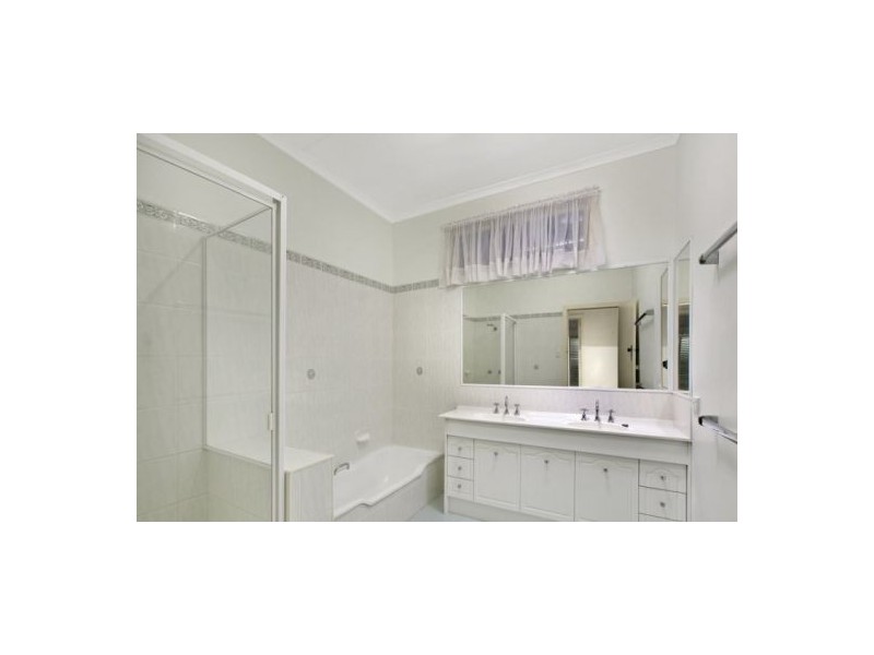 11 Kooralgin Street, Manly QLD 4179