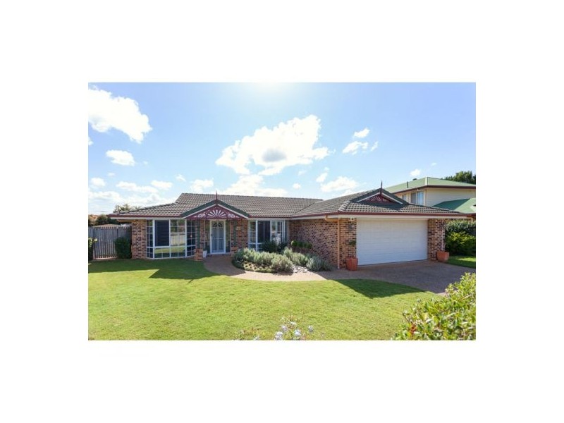 46 Regency Place, Carindale QLD 4152