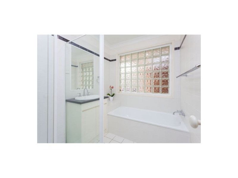 46 Regency Place, Carindale QLD 4152