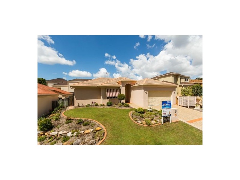 25 Flame Tree Crescent, Carindale QLD 4152