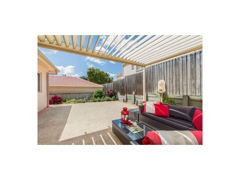 25 Flame Tree Crescent, Carindale QLD 4152