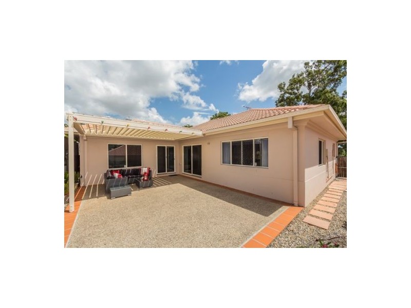 25 Flame Tree Crescent, Carindale QLD 4152