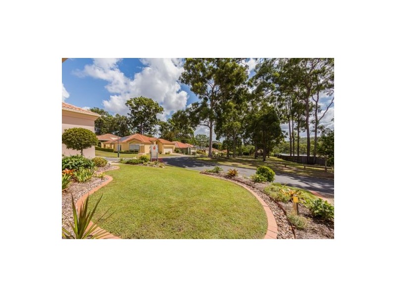 25 Flame Tree Crescent, Carindale QLD 4152