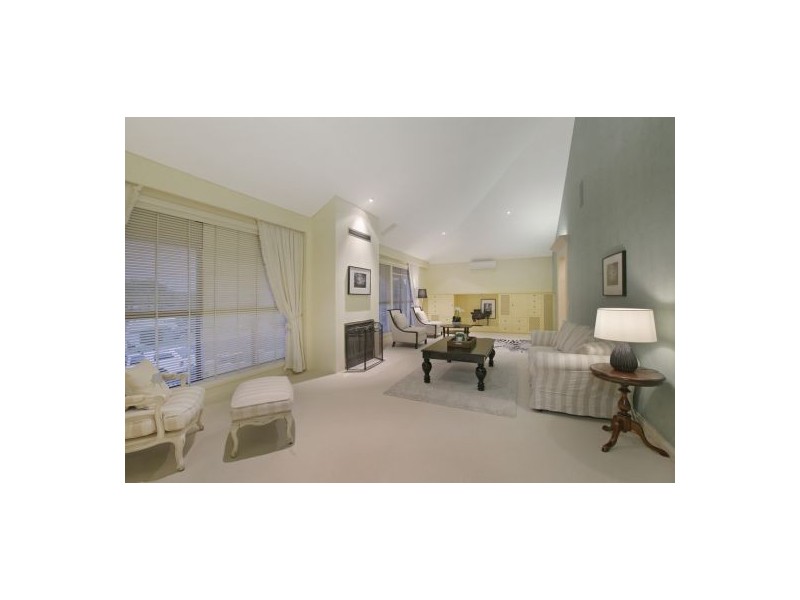 9 Hopetoun Close, Carindale QLD 4152