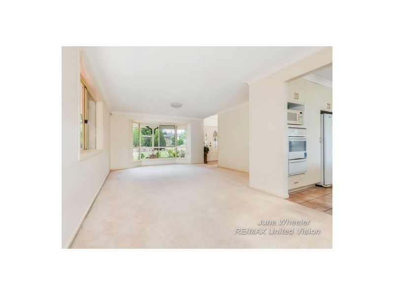 15 Cowell Street, Carindale QLD 4152