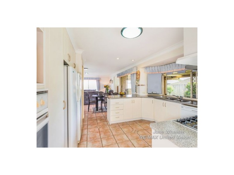 15 Cowell Street, Carindale QLD 4152