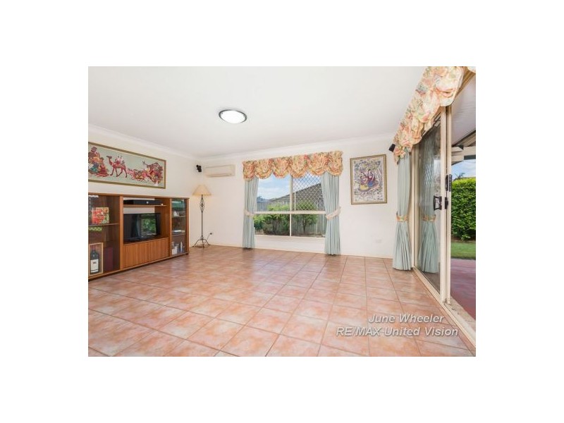 15 Cowell Street, Carindale QLD 4152