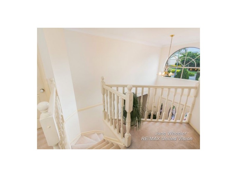 15 Cowell Street, Carindale QLD 4152