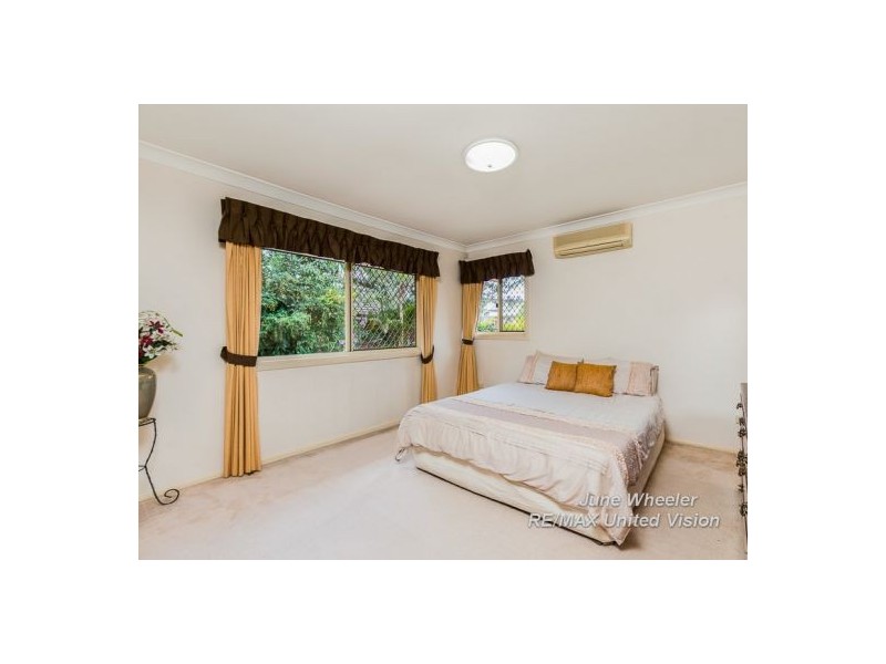 15 Cowell Street, Carindale QLD 4152