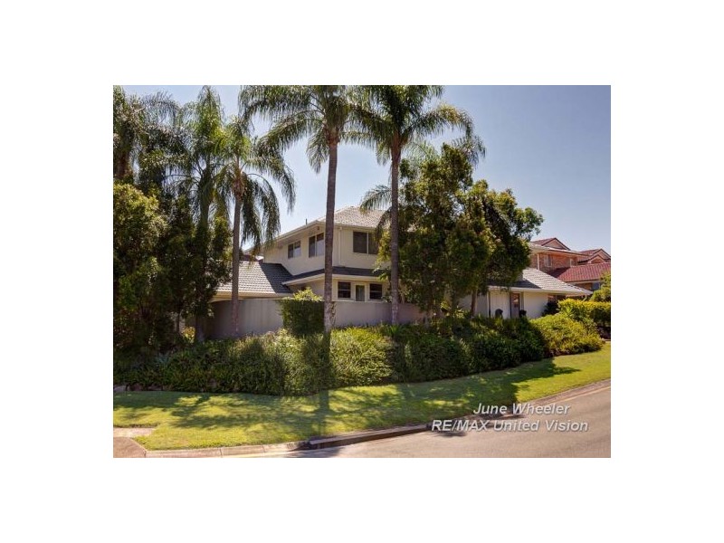 2 Pendennis Place, Carindale QLD 4152