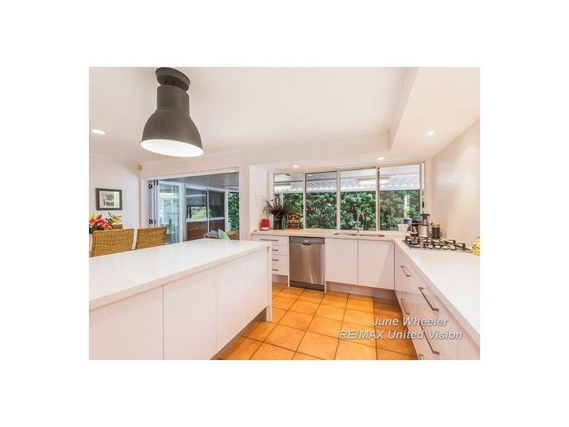 2 Pendennis Place, Carindale QLD 4152