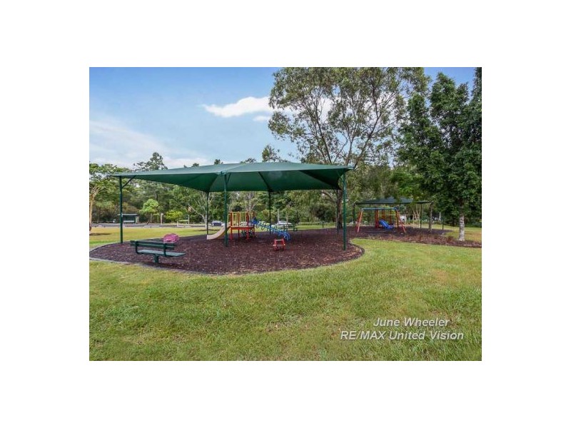 2 Pendennis Place, Carindale QLD 4152