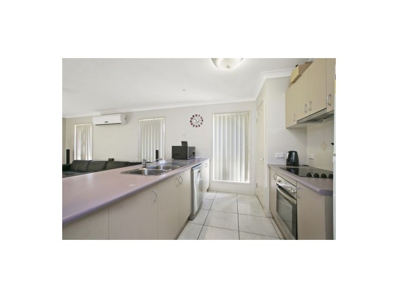 12 Stoneleigh Way, Holmview QLD 4207