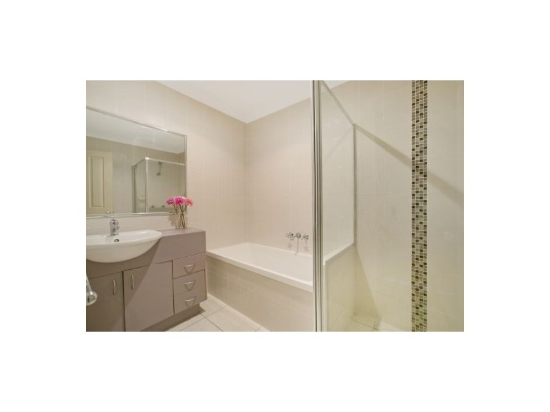 12 Stoneleigh Way, Holmview QLD 4207