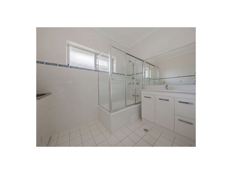 1/22 Ninth Avenue, Coorparoo QLD 4151