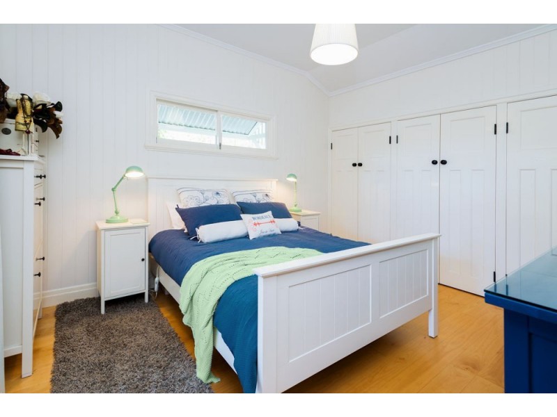 35 Arnold Street, Holland Park QLD 4121