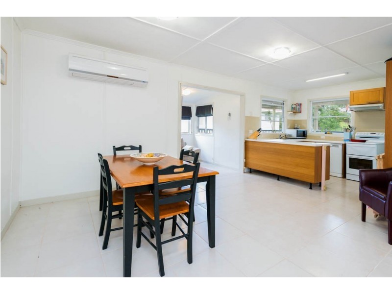 127 Sapphire Street, Holland Park QLD 4121