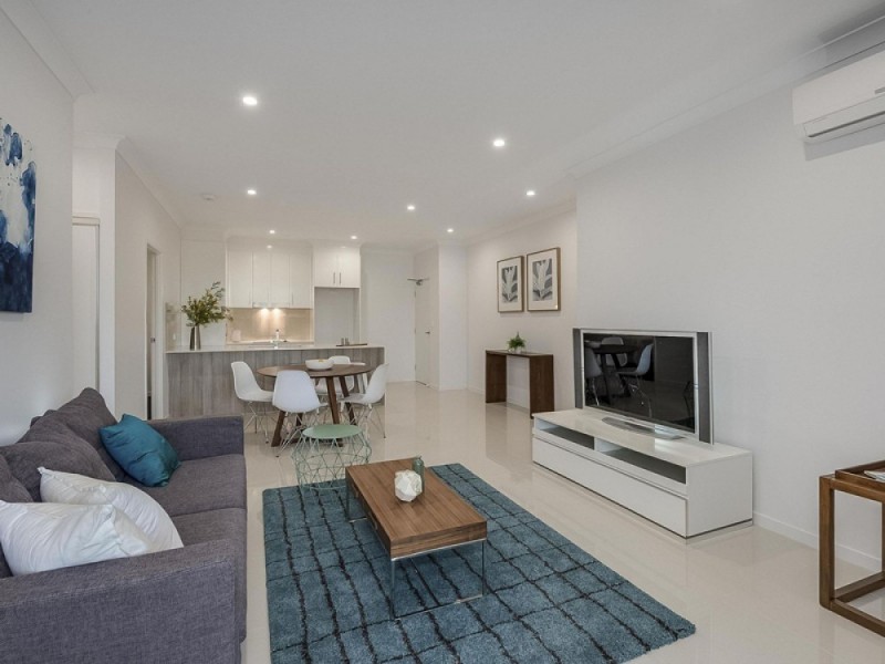 2/68 Kitchener Street, Coorparoo QLD 4151