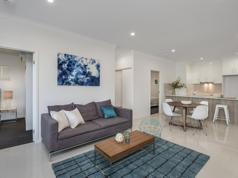 2/68 Kitchener Street, Coorparoo QLD 4151