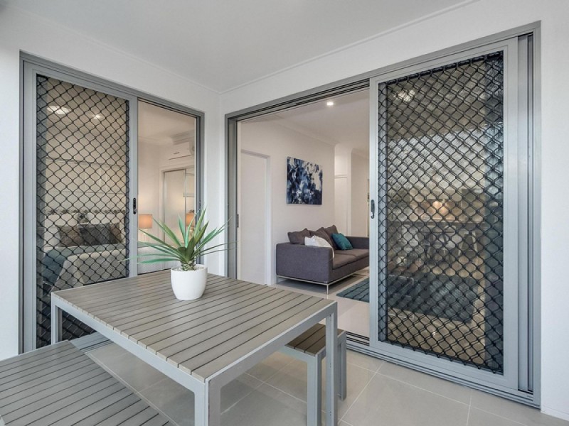 2/68 Kitchener Street, Coorparoo QLD 4151