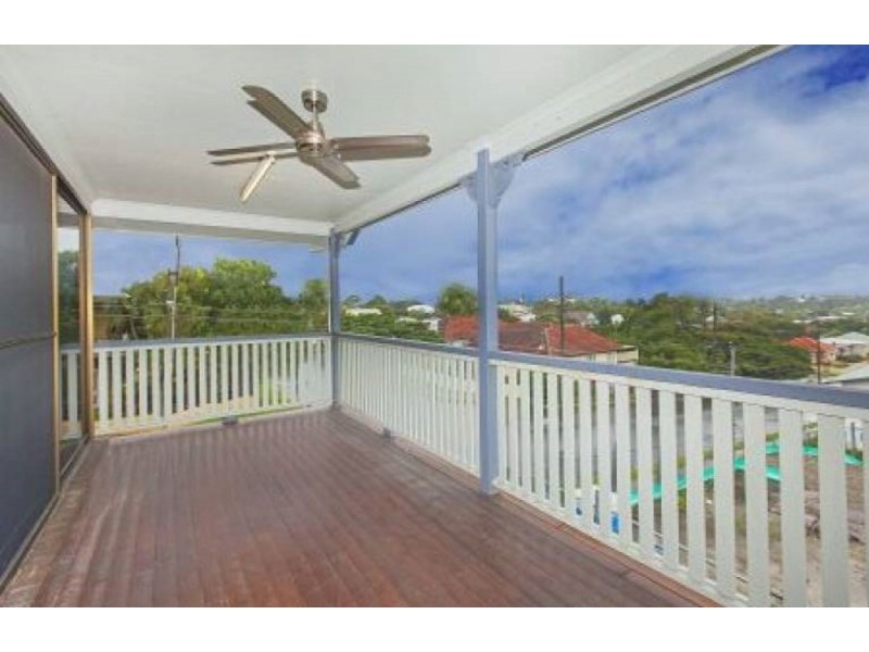 3 Dorothy Lane, Camp Hill QLD 4152